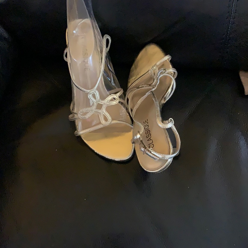 Gold heels 3 inch sz 6.5